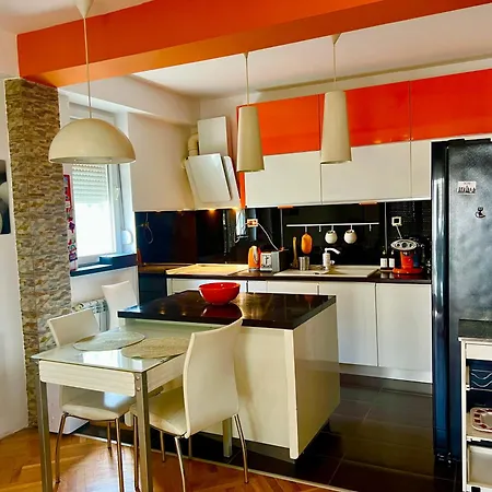 Апартаменти Modern Flat