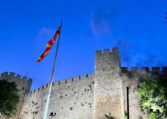 Modern Flat Апартаменти